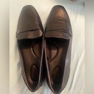 Old Navy black loafer
